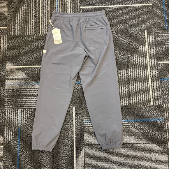 NWT Vuori Miles Joggers Pants Performance Women’s Small MSRP $118 Azure - Picture 11 of 11